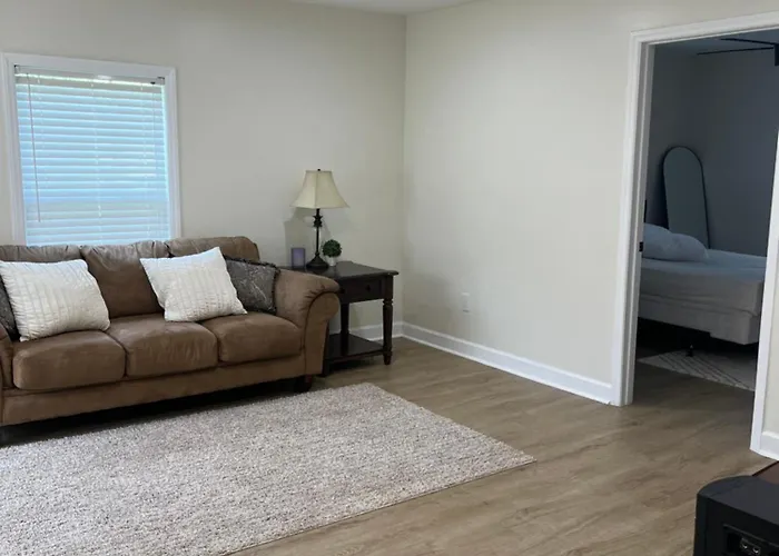 Newly Renovated Home Near Dt