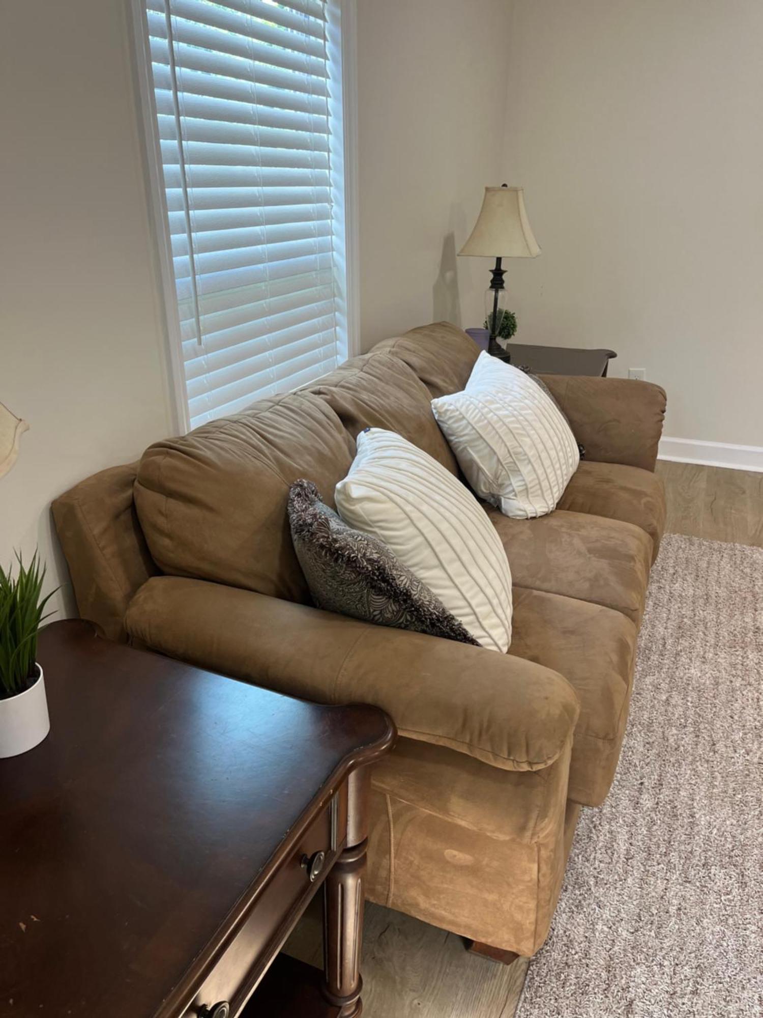 Newly Renovated Near Dt Anderson